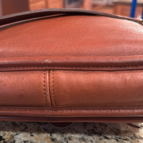 Coach Vintage British Tan Leather Crossbody Satchel Bag in Great Condition - Picture 6 of 16